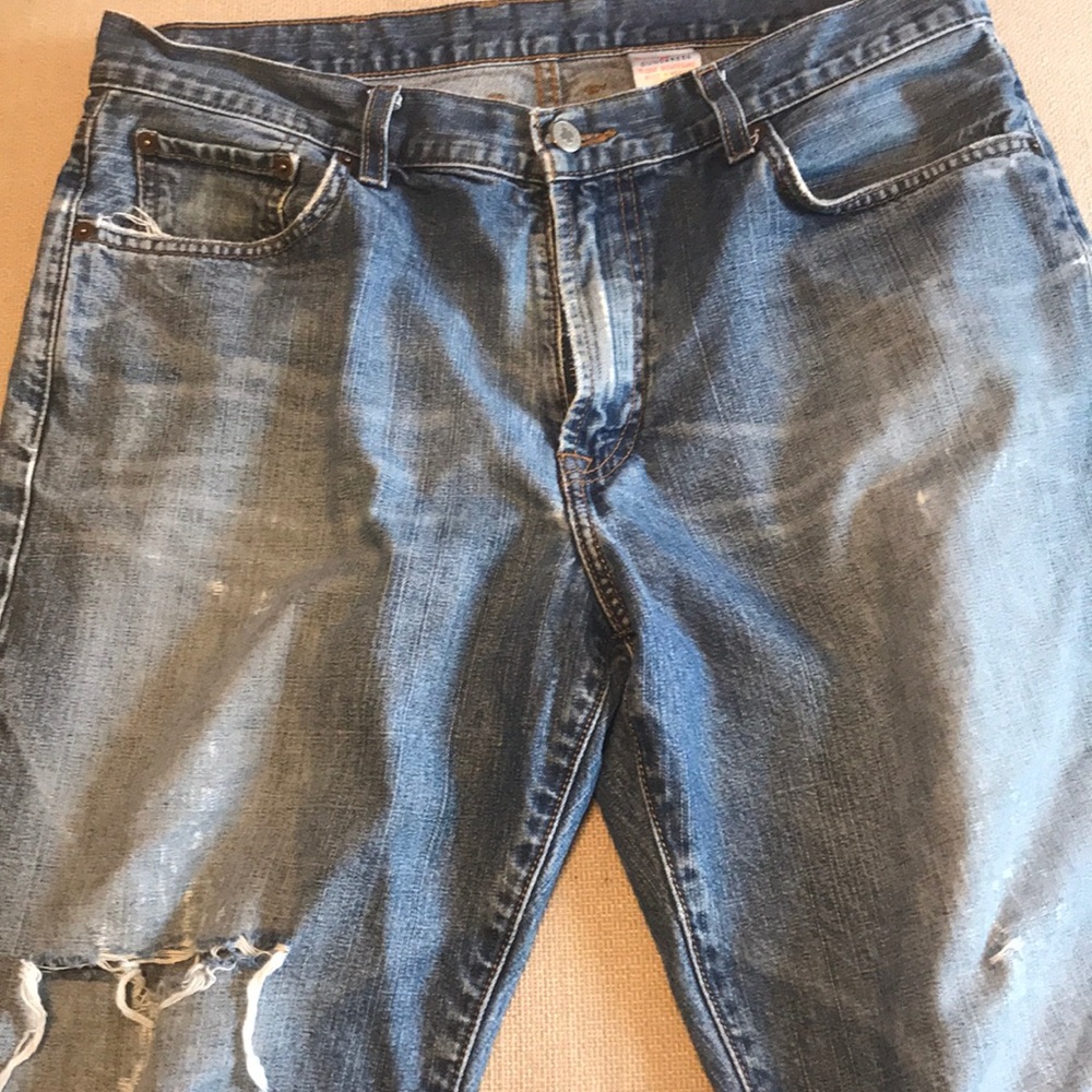 Lucky Brand 34x30 distressed jeans. Classic fit